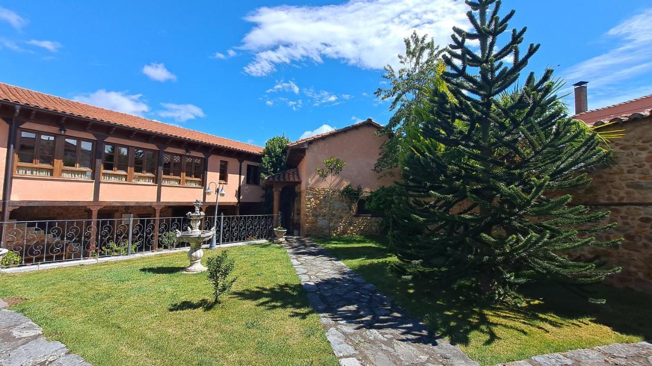 Palacio Del Conde De Rebolledo Villaviciosa de la Ribera Buitenkant foto